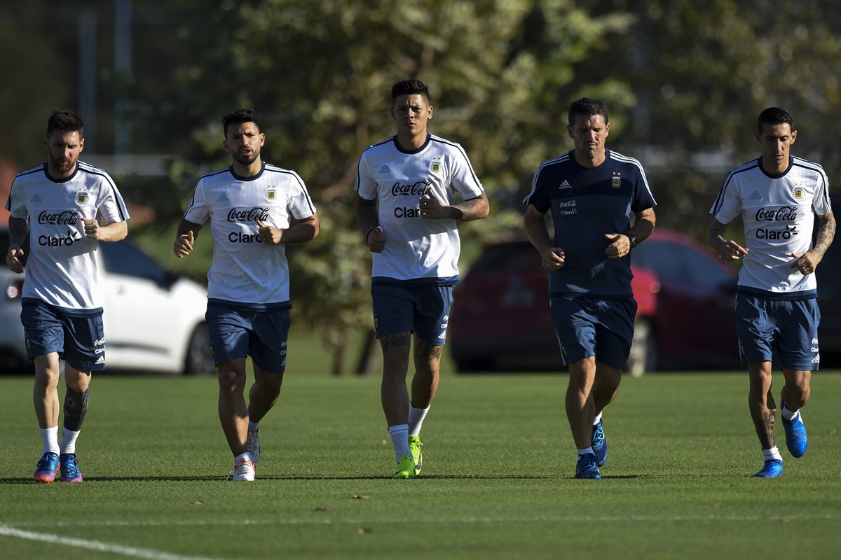 Lionel Messi tiene la misión de guiar a Argentina a una victoria en la altura de La Paz, Bolivia. (Foto Prensa Libre: AFP).