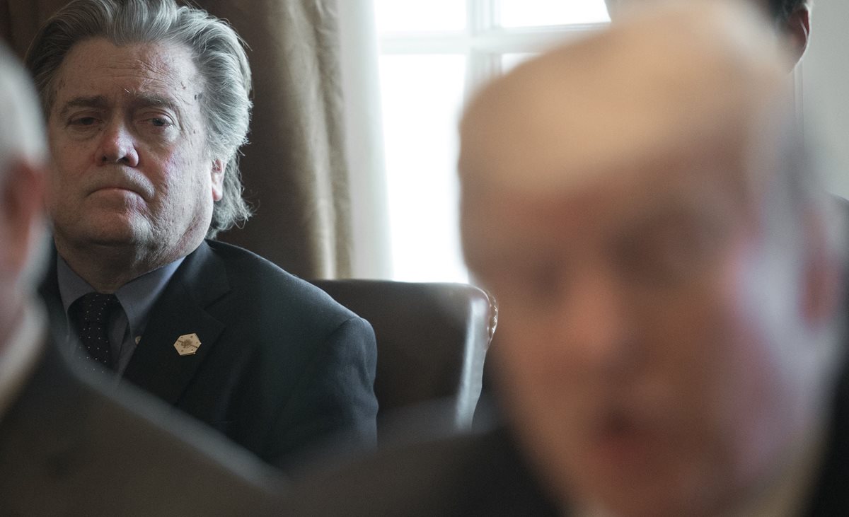 El exasesor de Donald Trump, Steve Bannon, se pronunció este domingo luego de la polémica publicación del libro de Michael Wolff. (Foto Prensa Libre: AFP)