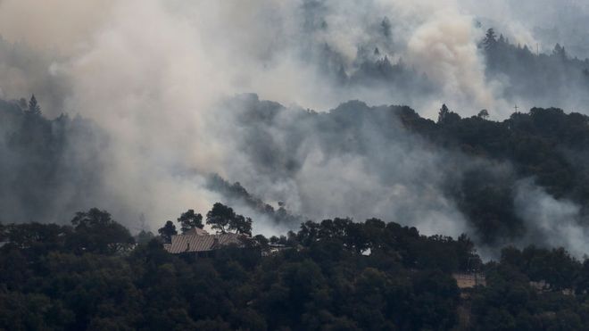 Al menos 23 personas perdieron la vida, más de 600 están desparecidas y unas 2.000 propiedades han sido destruidas, según recuentos preliminares de las autoridades. GETTY IMAGES