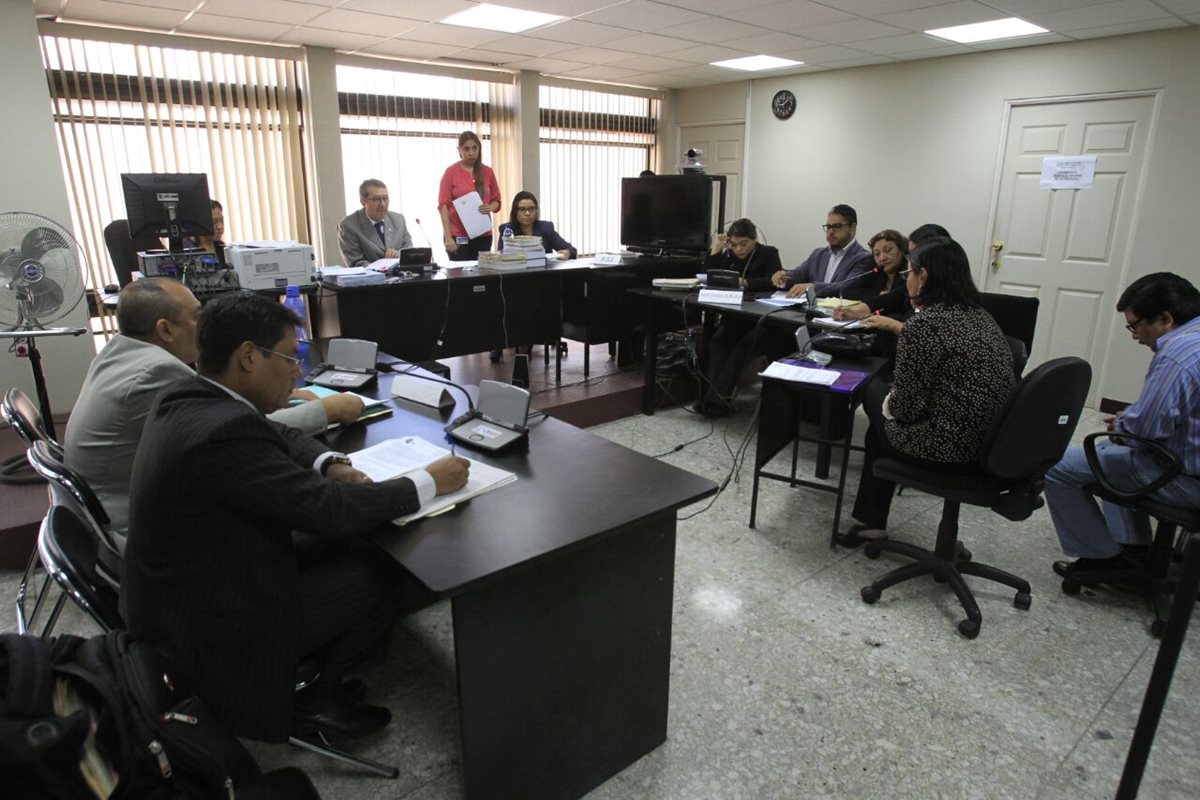 En audiencia comparece perito del Inacif por caso de incapacidad mental de Uri Roitman. (Foto Prensa Libre: Carlos Hernández Ovalle)