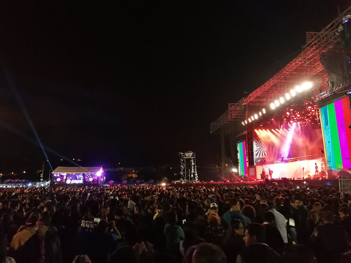 Público durante un concierto en la Explanada de Cayalá. (Foto Prensa Libre: Hemeroteca).