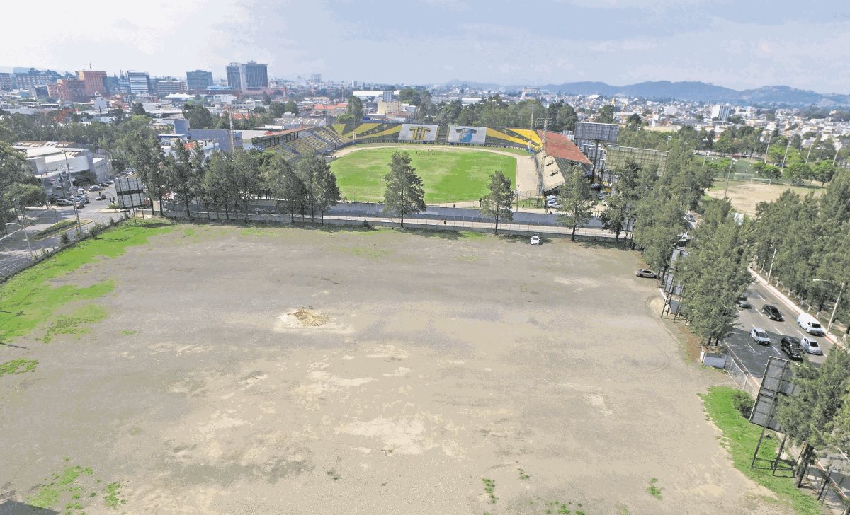 Contraloría se opondrá al proyecto del estadio del Ejército. (Foto Prensa Libre: Hemeroteca PL)