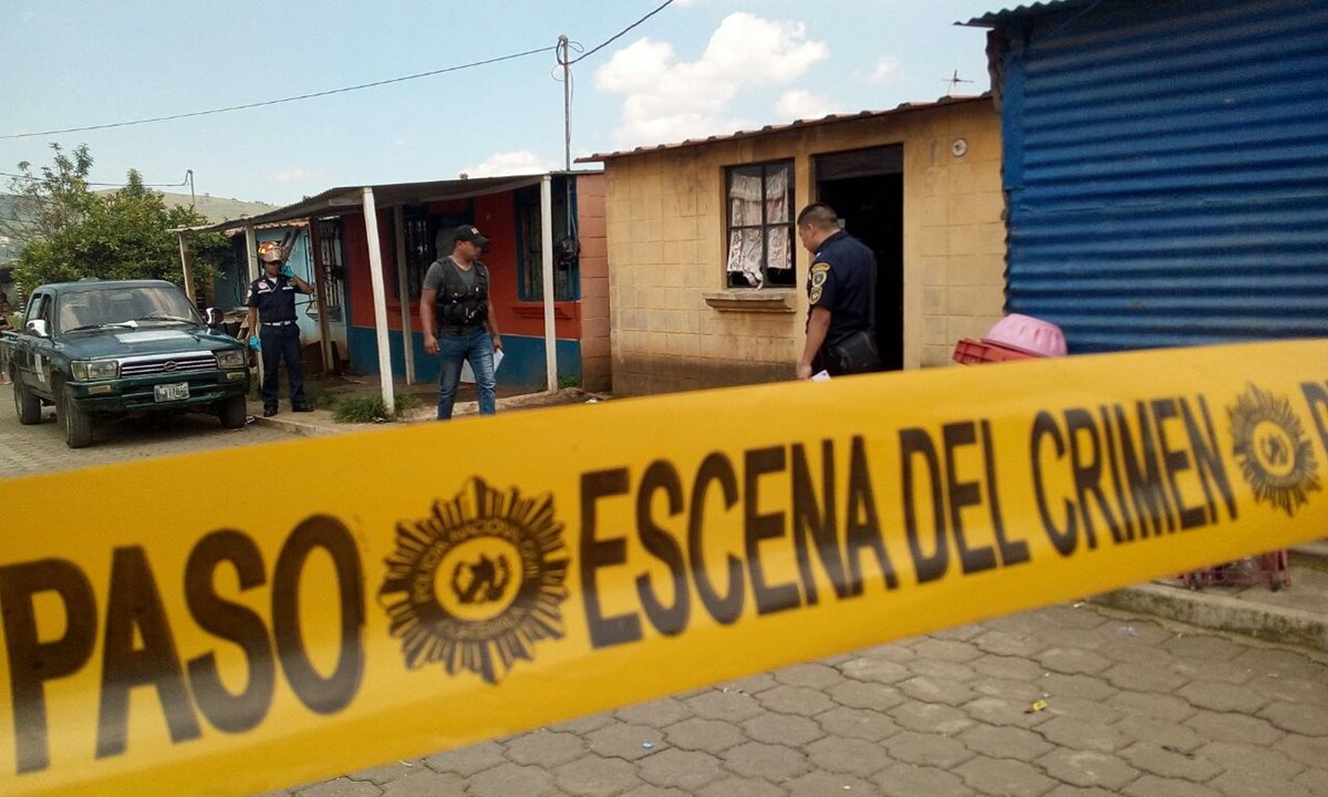 Vivienda en Villa Nueva donde murieron dos personas y tres resultaron heridos en un ataque armado. (Foto Prensa Libre: Érick Ávila)