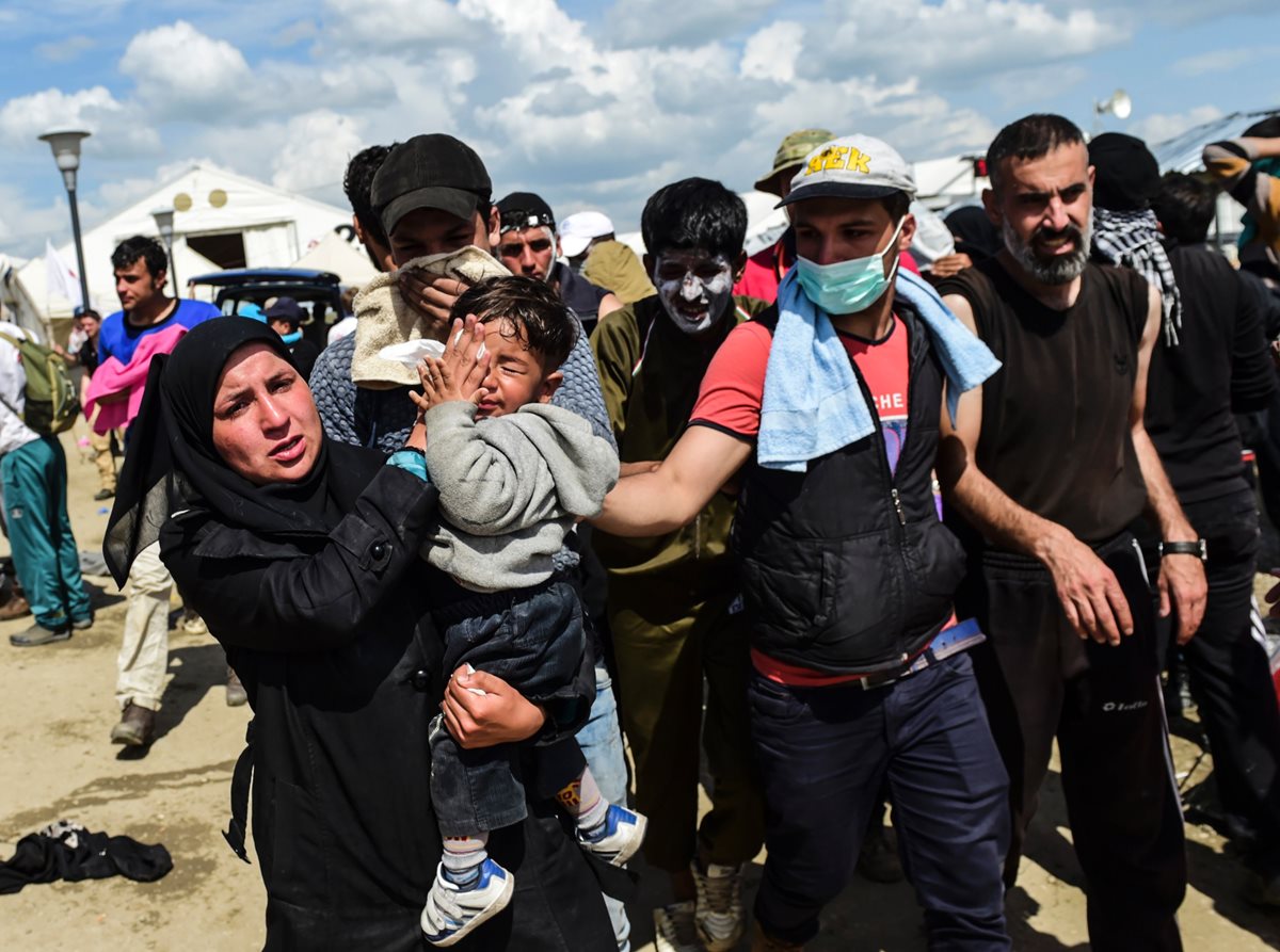 Drama humano en Idomeni. (Foto Prensa Libre: AFP).