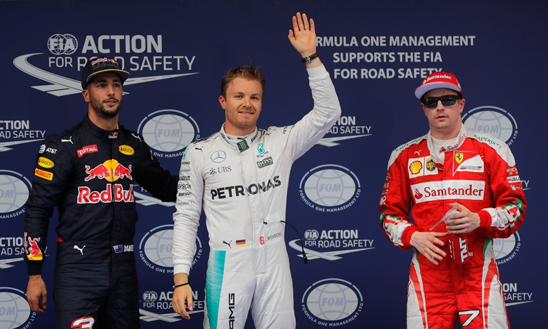 Nico Rosberg celebra la pole conseguida esta mañana en China. (Foto Prensa Libre: AP)