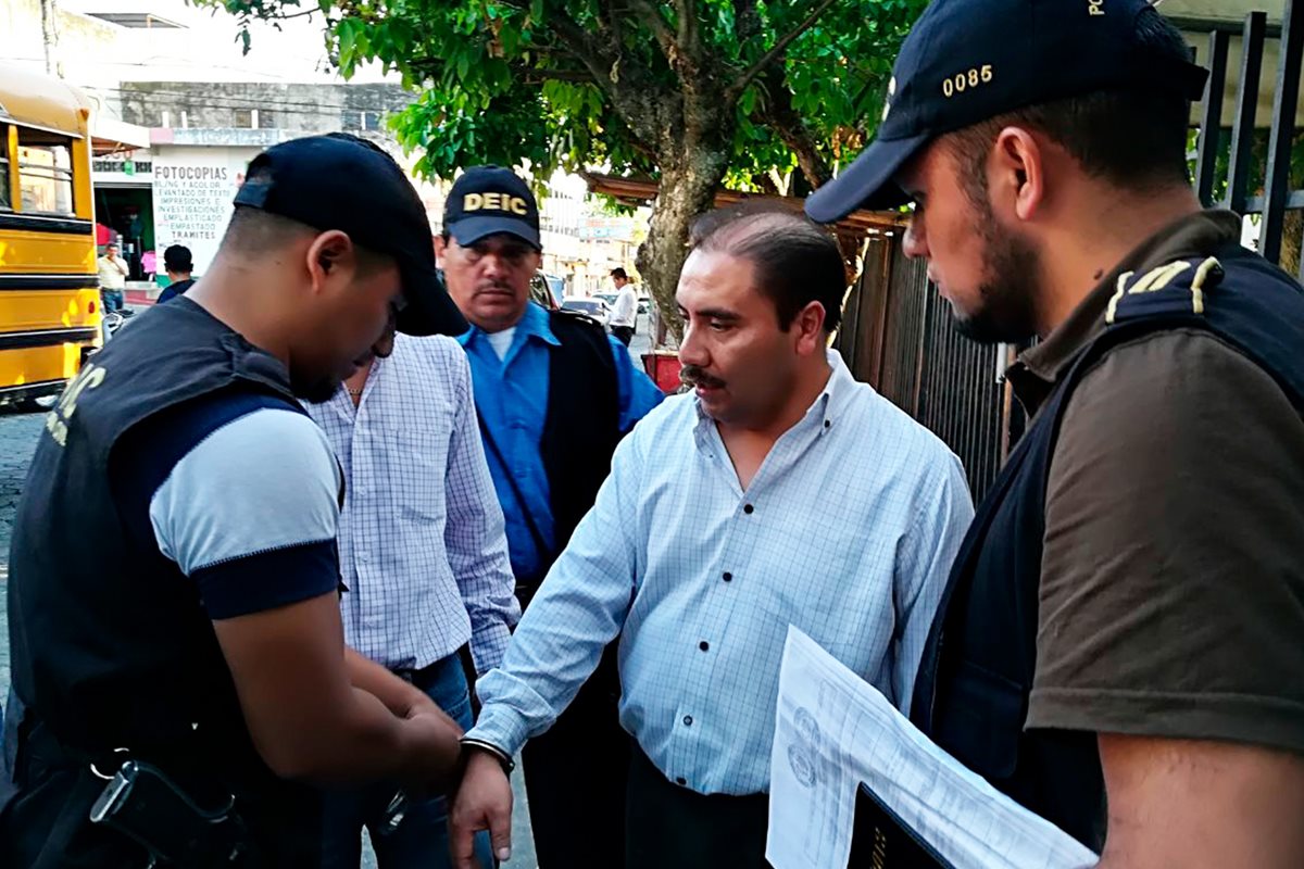 Cesar Donaldo Juárez Fuentes al momento de la captura en Coatepeque. (Foto Prensa Libre: Whitmer Barrera).