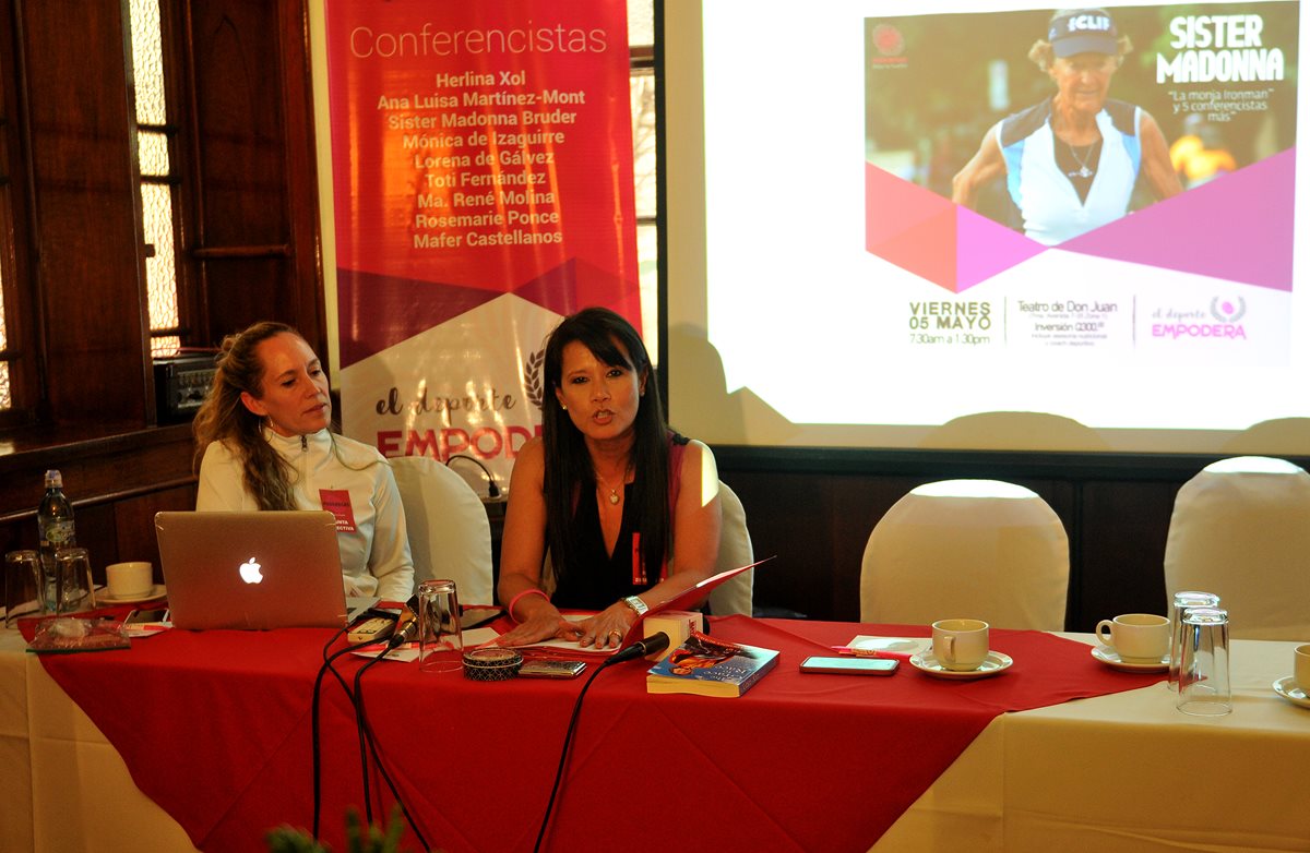 La junta directiva de Poderosas, dio a conocer la conferencia el Deporte Empodera. (Foto Prensa Libre: Gloria Cabrera)