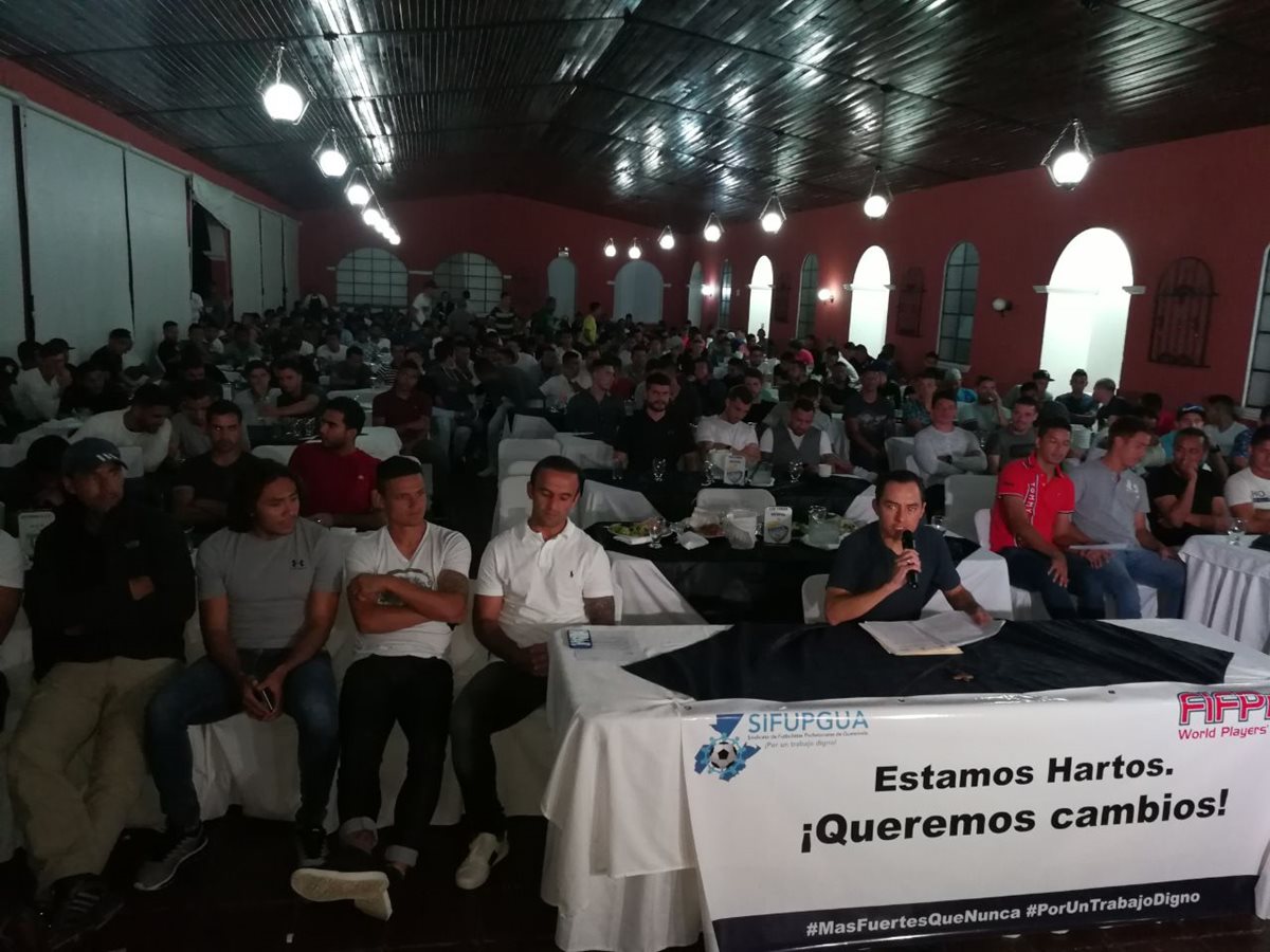 Carlos Figueroa, presidente del Sindicato de Futbolistas Profesionales de Guatemala.(Foto Prensa Libre: Carlos Vicente)