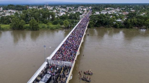 Según la ONG World Vision, por las condiciones sanitarias del puente, "existe un grave riesgo de emergencia humanitaria". (PEDRO PARDO/GETTY IMAGES)