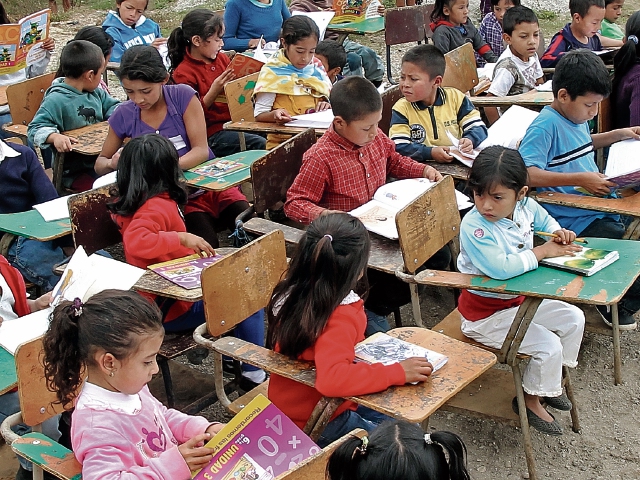 Las carencias educativas del país hacen necesario contar con maestros mejor preparados en lo académico y pedagógico.