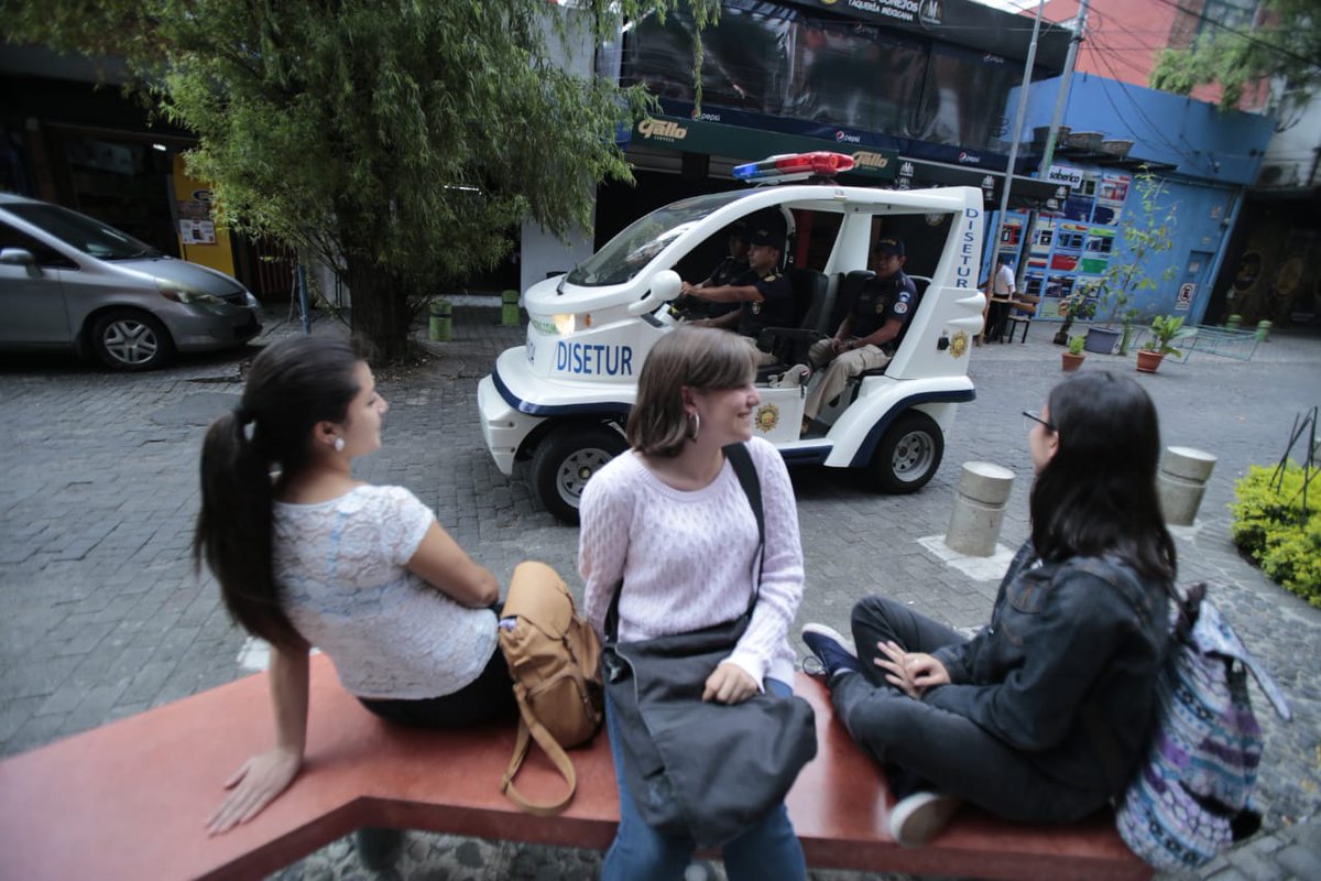 La minipatrulla prestada a la PNC por Luka será parte de un proyecto para el fortalecimiento de la seguridad en el Corredor Turístico de la capital. (Foto Prensa Libre: Luka)