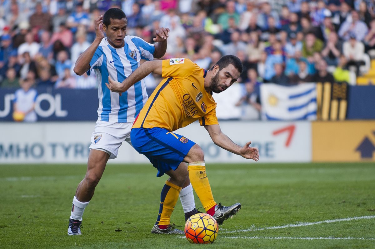 El turco Arda Turán no entrenó durante la semana y quedó fuera de la convocatoria del FC Barcelona por problemas de salud. (Foto Prensa Libre. AP)