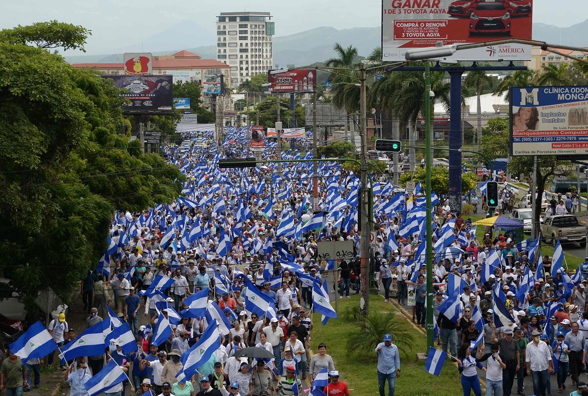 Oposición nicaragüense participa en la marcha denominada "Juntos somos un volcán", en rechazo a Ortega, en Managua, Nicaragua.(Foto Prensa Libre:AFP)