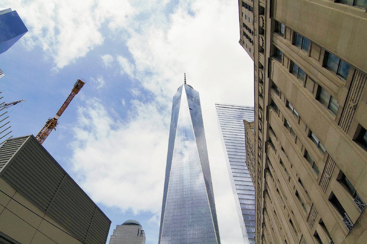 Vista general del edificio One World Trade Center, más conocido como la Torre de la Libertad, que mide 541 metros el más alto del hemisferio occidental. (Foto Prensa Libre: EFE)