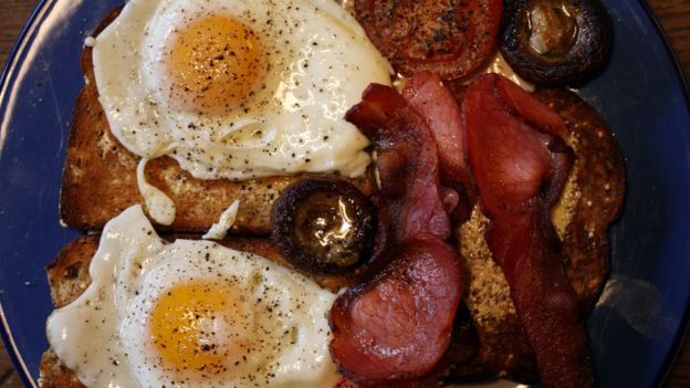 En el refugio, los taxistas pueden hincarle el diente a un buen desayuno inglés de huevos fritos, frijoles en salsa, tocino, salchicha y tomate asado.