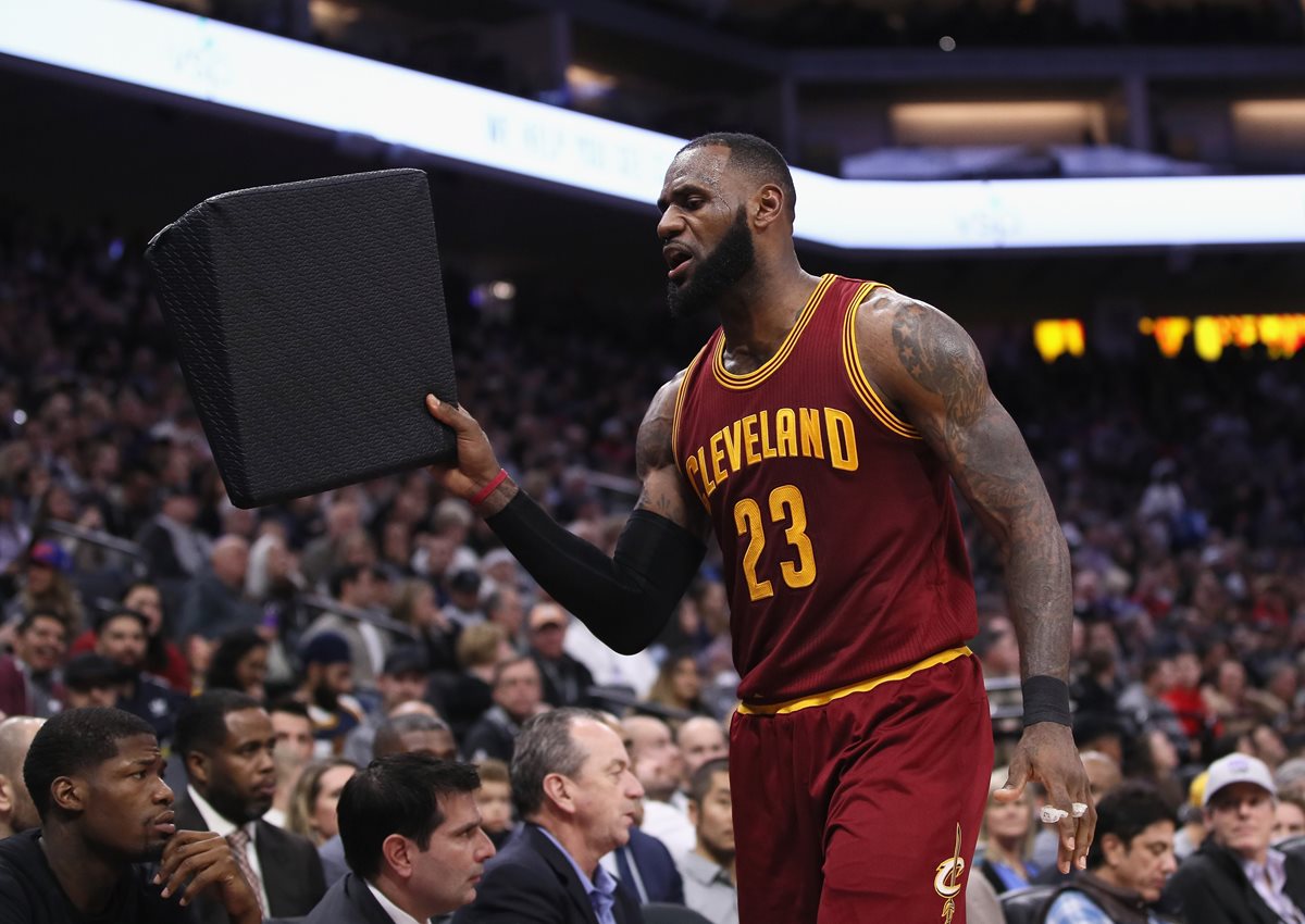 LeBron James había anunciado tiempo atrás que ya no formaría parte del equipo estadounidense. (Foto Prensa Libre: AFP)