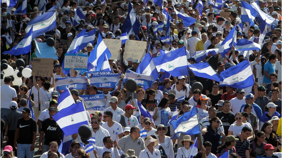 Manifestaciones masivas en Nicaragua contra el gobierno de Daniel Ortega. (Foto Prensa Libre: BBC Mundo)
