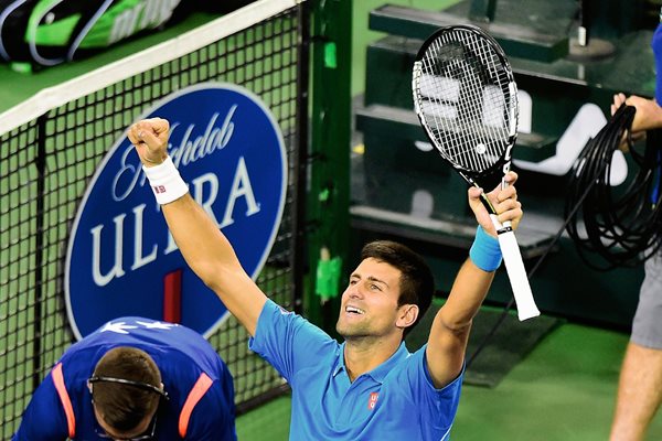 El tenista serbio va por su cuarto título en el Masters californiano pero tendrá que vencer a Murray en la semifinal. (Foto Prensa Libre: AFP)