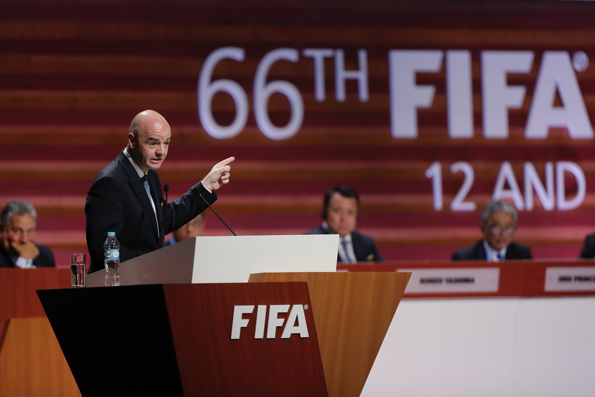 El presidente de la FIFA, el suizo Gianni Infantino, habla durante el 66° Congreso de la FIFA que se desarrolla en México. (Foto Prensa Libre: EFE)