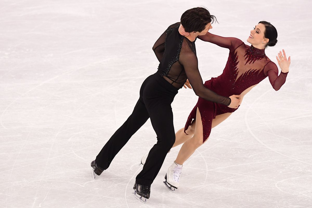 Tessa Virtue y Scott Moir durante su rutina en los Juegos Olímpicos de invierno. (Foto Prensa Libre: AFP)