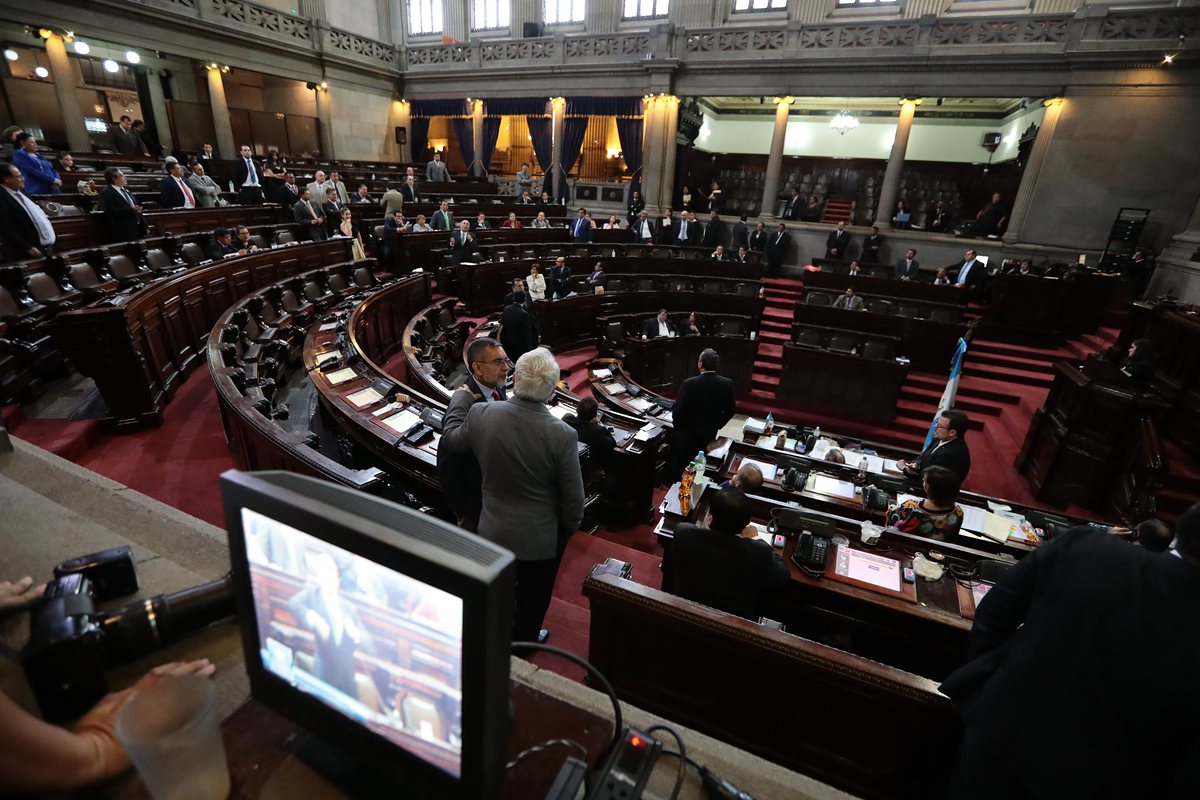 Según analistas y algunos diputados, será determinante el actuar del Congreso en el segundo semestre del 2018, ya sea para legislar por intereses personales o para tratar de dejar una buena imagen a la población. (Foto Prensa Libre: Hemeroteca PL)