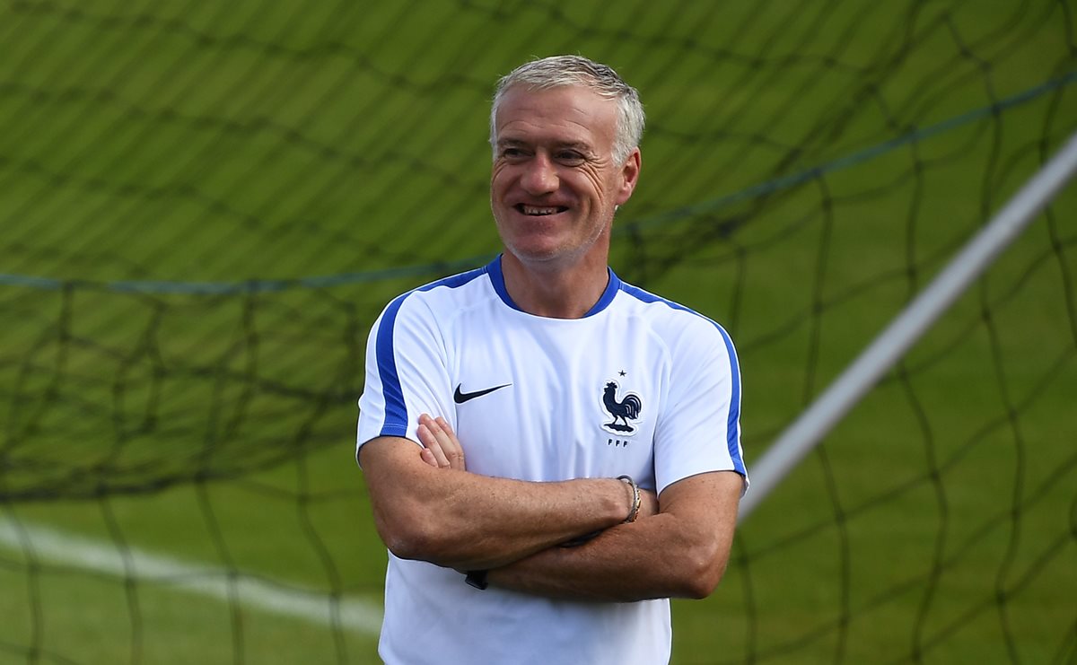 Didier Deschamps espera hacer historia. (Foto Prensa Libre: AFP)