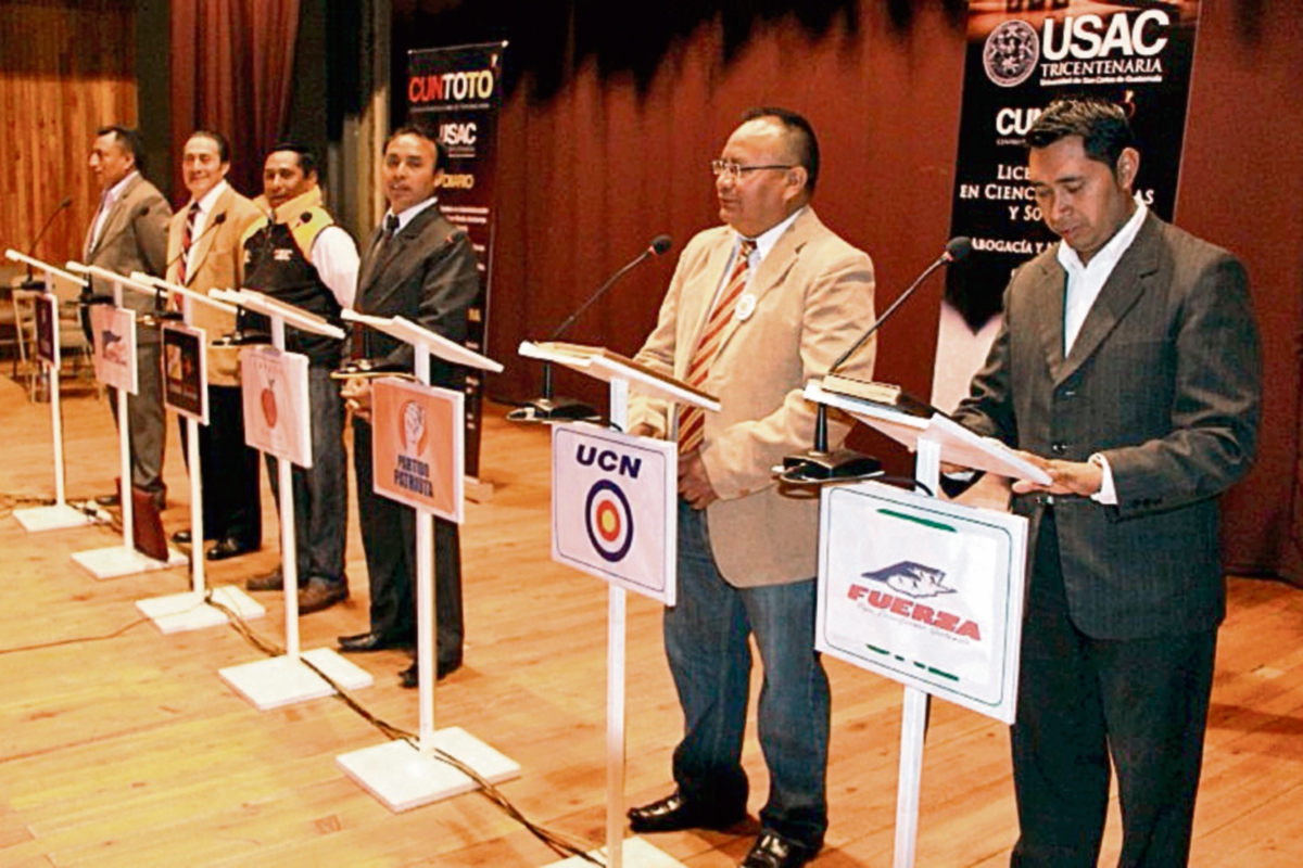 Los seis candidatos a la alcaldía, que asistieron al foro organizado por los universitarios.