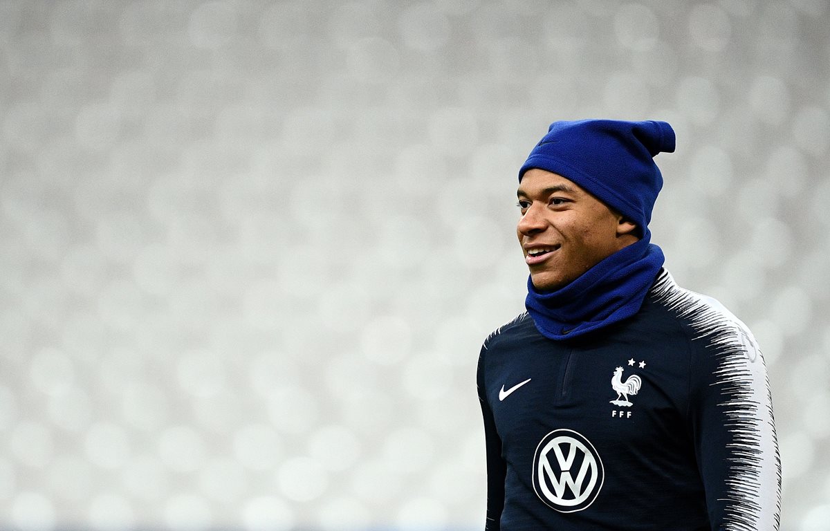 Kylian Mbappé es la gran figura del PSG en esta temporada; incluso, le robó el protagonismo a Neymar. (Foto Prensa Libre: AFP)