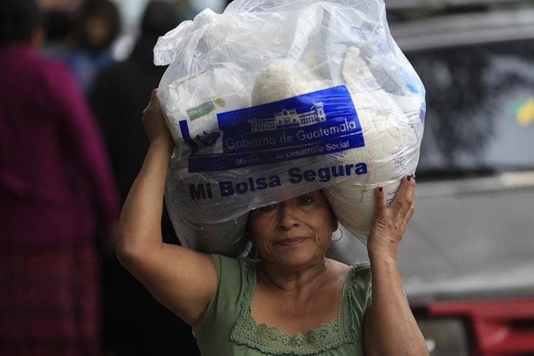 Estafadores engañan a vecinos de Petapa y Chinautla al solicitarles dinero para ser beneficiarios de programas sociales —imagen con fines ilustrativos— (Foto Prensa Libre: Hemeroteca PL)