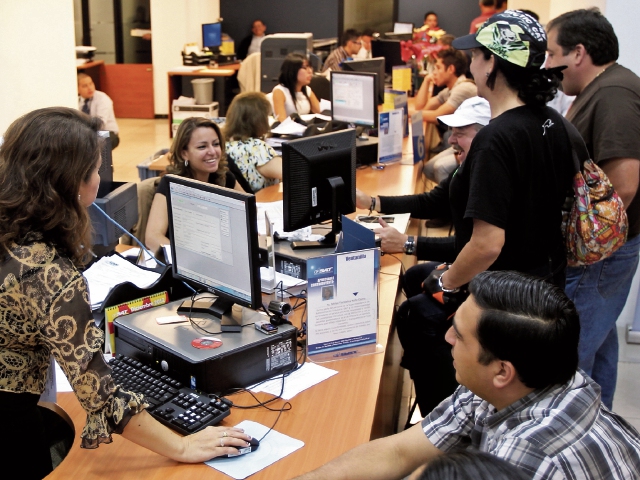 La Intendencia de Fiscalización llevará a cabo controles a tres sectores, las medidas las efectuará en el período que se aplicará la exoneración fiscal que empieza el próximo 20 de mayo. (Foto Prensa Libre: Hemeroteca)