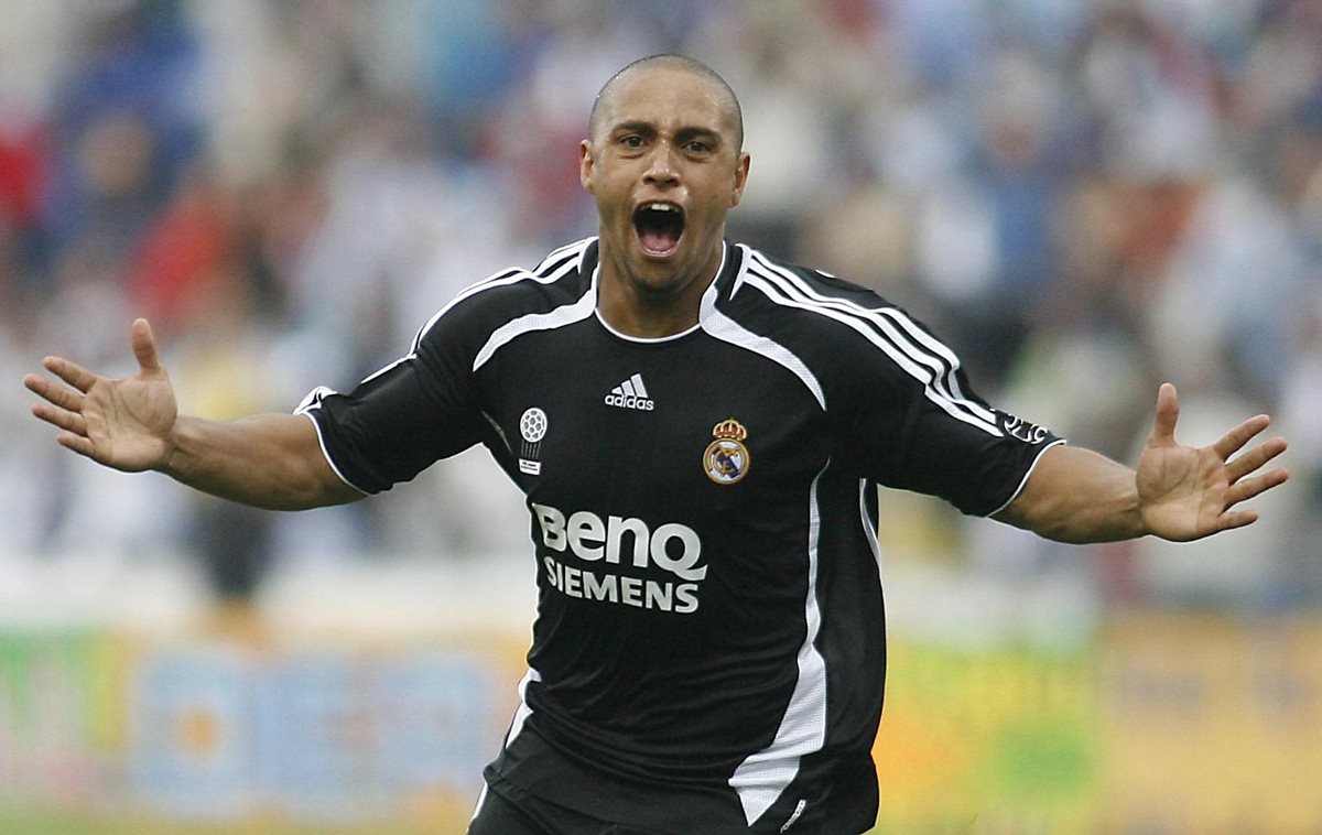 Roberto Carlos fue, en su momento, uno de los mejores laterales del Real Madrid y de la selección de Brasil. (Foto Prensa Libre: EFE)