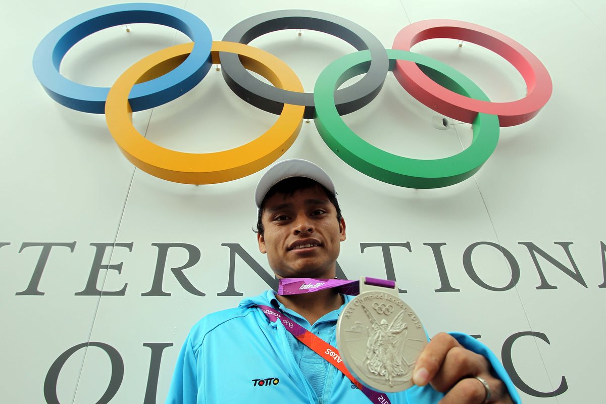 Erick Barrondo luego de haber ganado la medalla de plata en Londres 2012. (Foto: Hemeroteca PL)