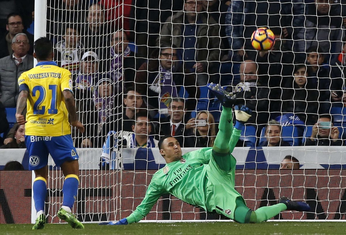 El portero tico Keylor Navas está en el ojo del huracán por su actuación en los últimos partidos. (Foto Prensa Libre: EFE)