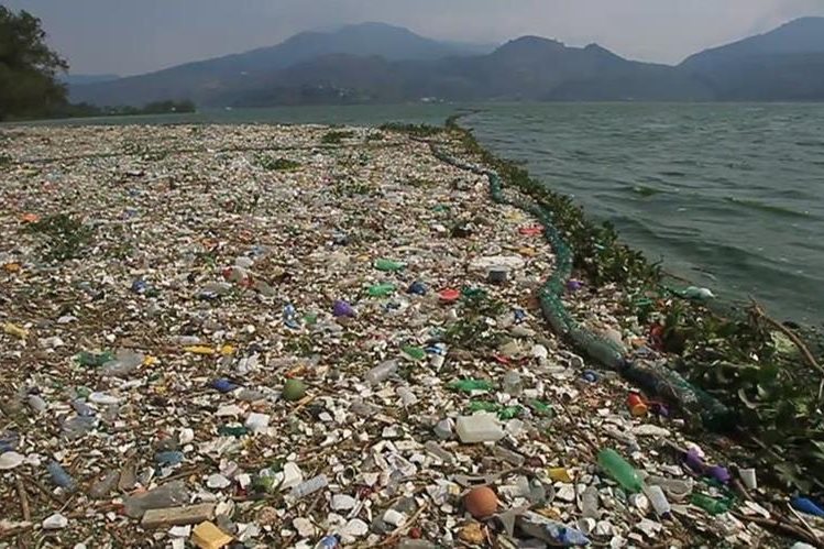 La colocación de 100 bardas son algunos de los proyectos que resalta el ministro de Ambiente, Alfonso Alonzo, durante su gestión. (Foto Prensa Libre: Hemeroteca PL)