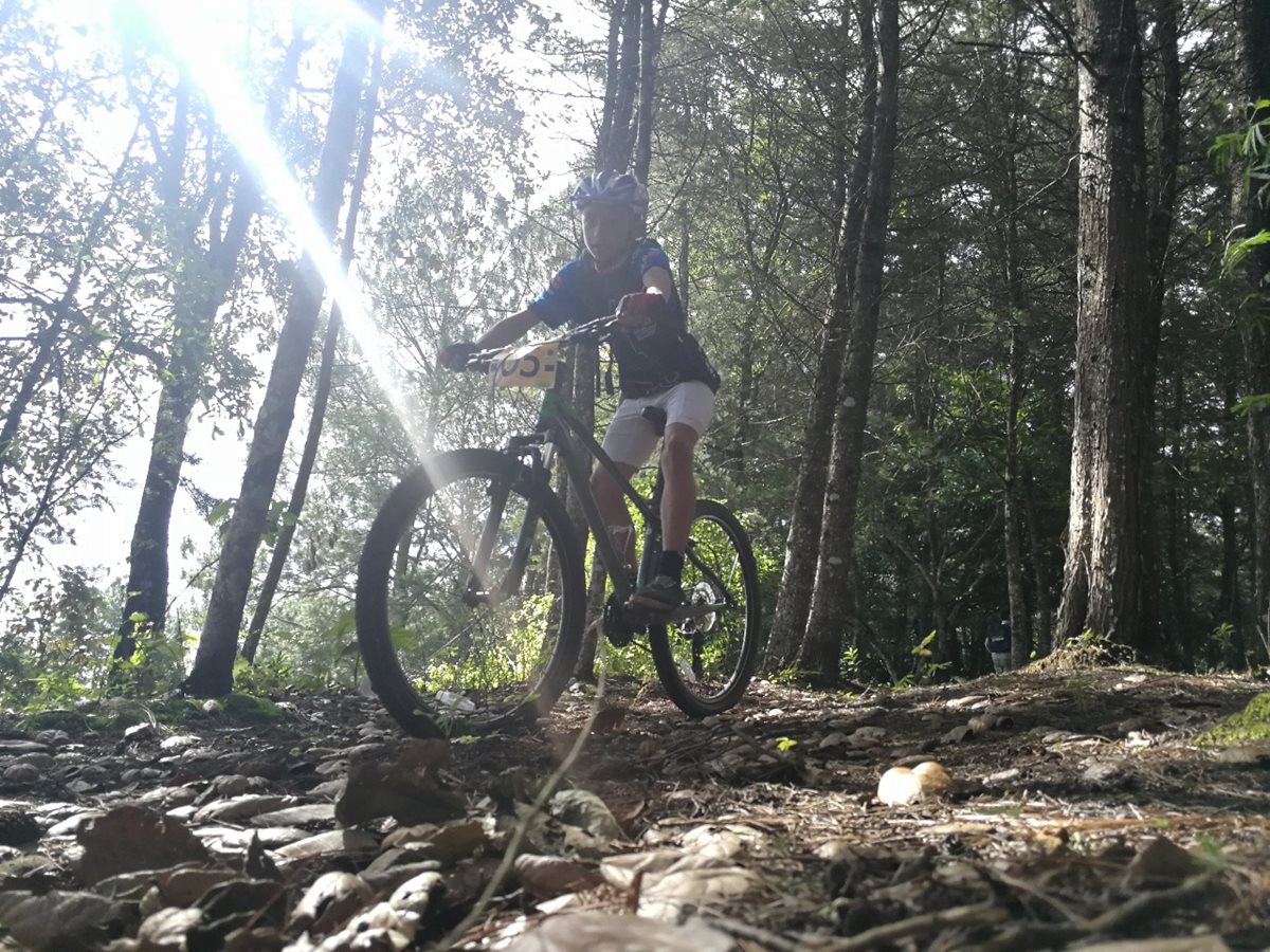 El ciclismo de montaña es practicado por muchos guatemaltecos. (Foto Prensa Libre: César Pérez).