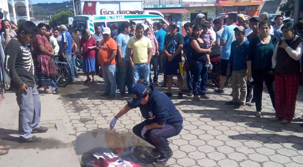 Lugar donde ocurrió el ataque armado en El Tejar, Chimaltenango. (Foto Prensa Libre: Víctor Chamalé)