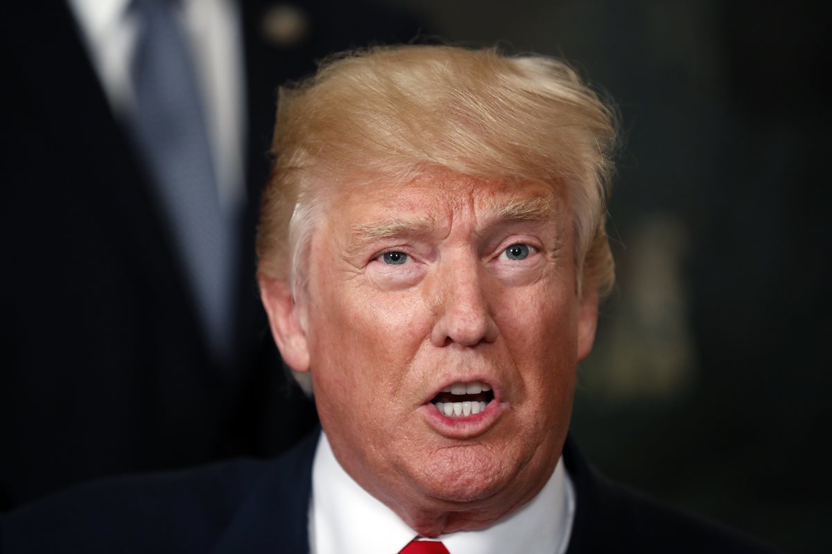 En junio último, Donald Trump había acusado al gigante mayorista, Amazon, de "no pagar impuestos" por sus ventas a través de Internet. (Foto Prensa Libre: AP)