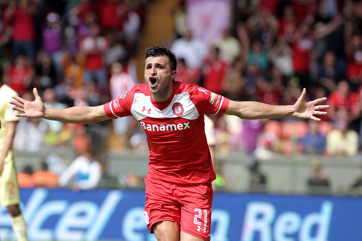 El Toluca perdió en casa 3-2 contra el América en la jornada del fin de semana. (Foto Prensa Libre: EFE)