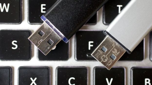 También puedes cifrar tus memorias USB para que no se pueda acceder a ellas desde un computador Mac. GETTY IMAGES