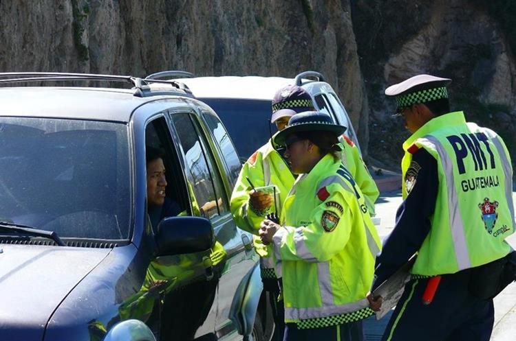 Operativo de la PMT de la capital, en busca de pilotos infractores. (Foto Hemeroteca PL)