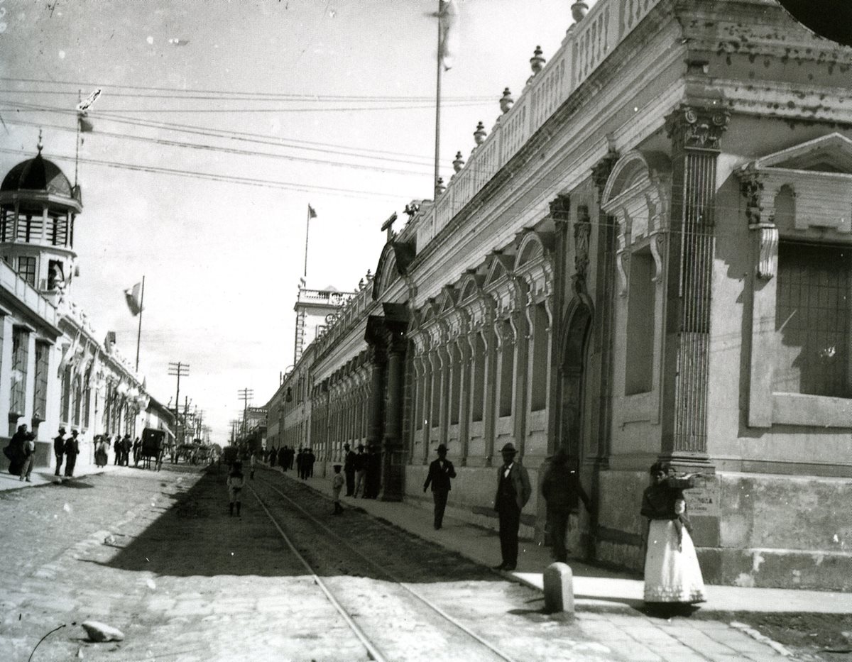 La antigua Facultad de Derecho de la Universidad de San Carlos ubicada en la 9a avenida de la zona 1 , año desconocido. (Foto: Hemeroteca PL)