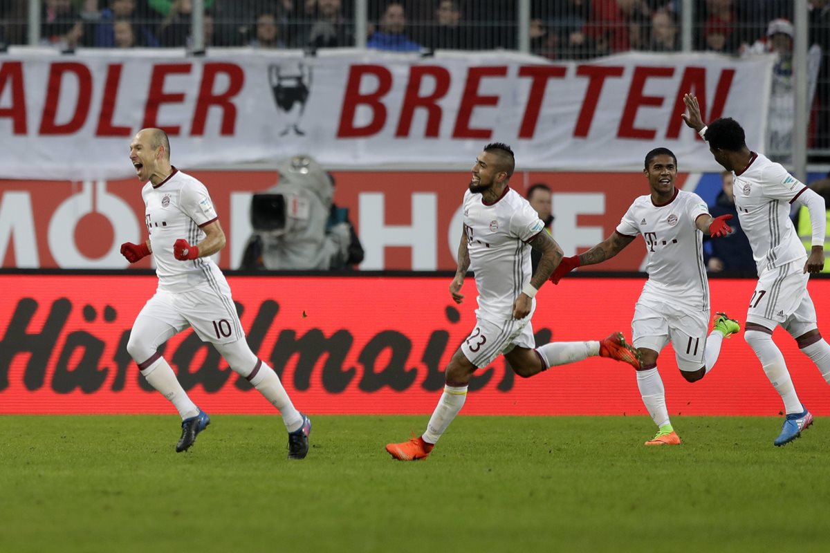 Robben celebra el gol del triunfo para el conjunto bávaro. (Foto Prensa Libre: AP)