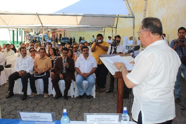 acto de inauguración de archivo en Mazate