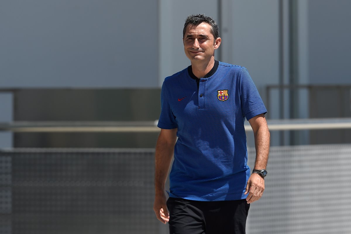 Ernesto Valverde se encuentra satisfecho con los jugadores del Barcelona. (Foto Prensa Libre: AFP)