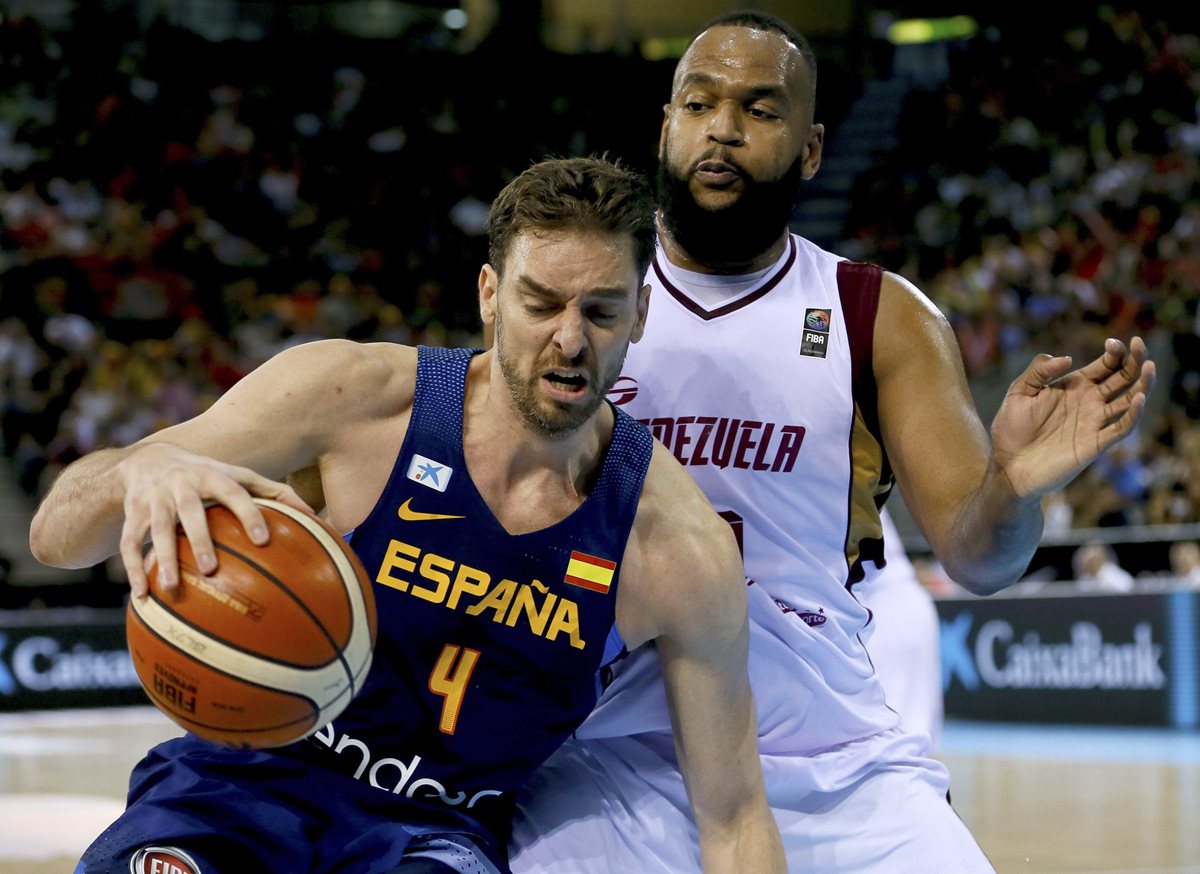 Pau Gasol durante un amistoso contra Venezuela disputado en el Madrid Arena en la capital española. (Foto Prensa Libre: EFE)