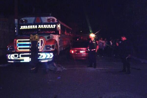 Un hombre perdió la vida a balazos en Fraijanes. (Foto: Bomberos Municipales Departamentales)