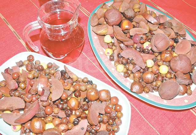 La elaboración del caldo de frutas es una tradición centenaria. (Foto: Hemeroteca PL)