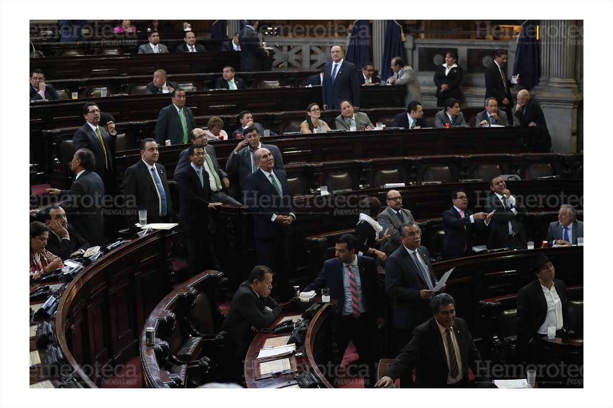 Sesión plenaria del Congreso en la cual diputados insistieron  en que desde el año 2017 la CDAG había quedado facultada para apoyar al futbol, con el decreto  10-2017. Foto del 15/3/2018 (Foto: Hemeroteca PL)