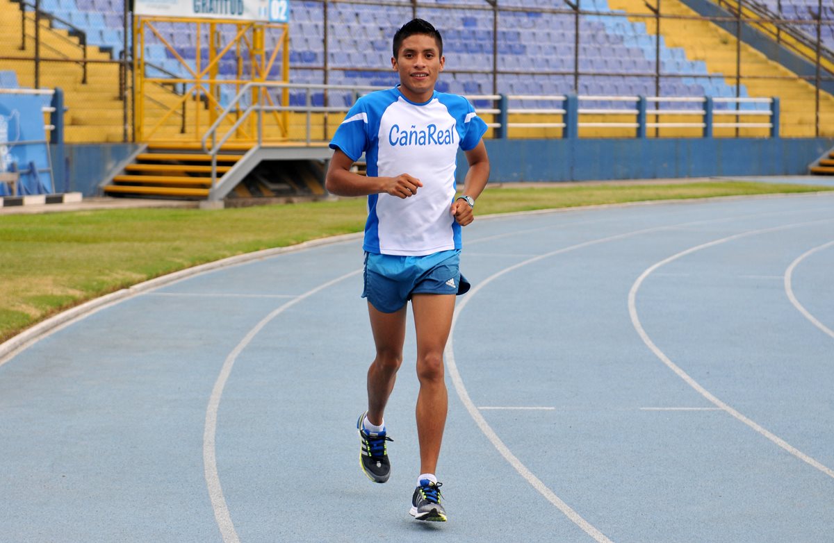 Mario Pacay utiliza el estadio Doroteo Guamuch Flores para su doble jornada de entrenamiento. (Foto Prensa Libre: Gloria Cabrera)