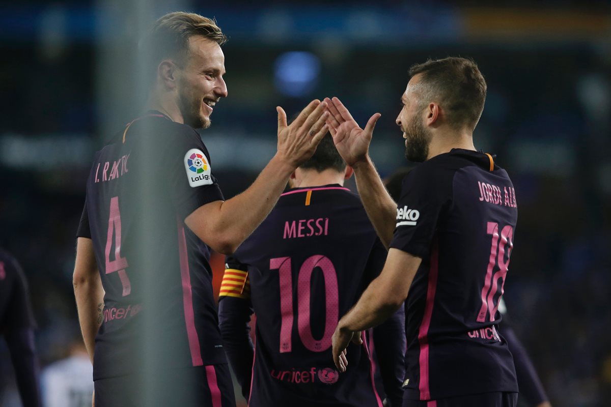 Rakitic marcó el 2-0 gracias a una gran jugada de Messi. (Foto Prensa Libre: AFP)